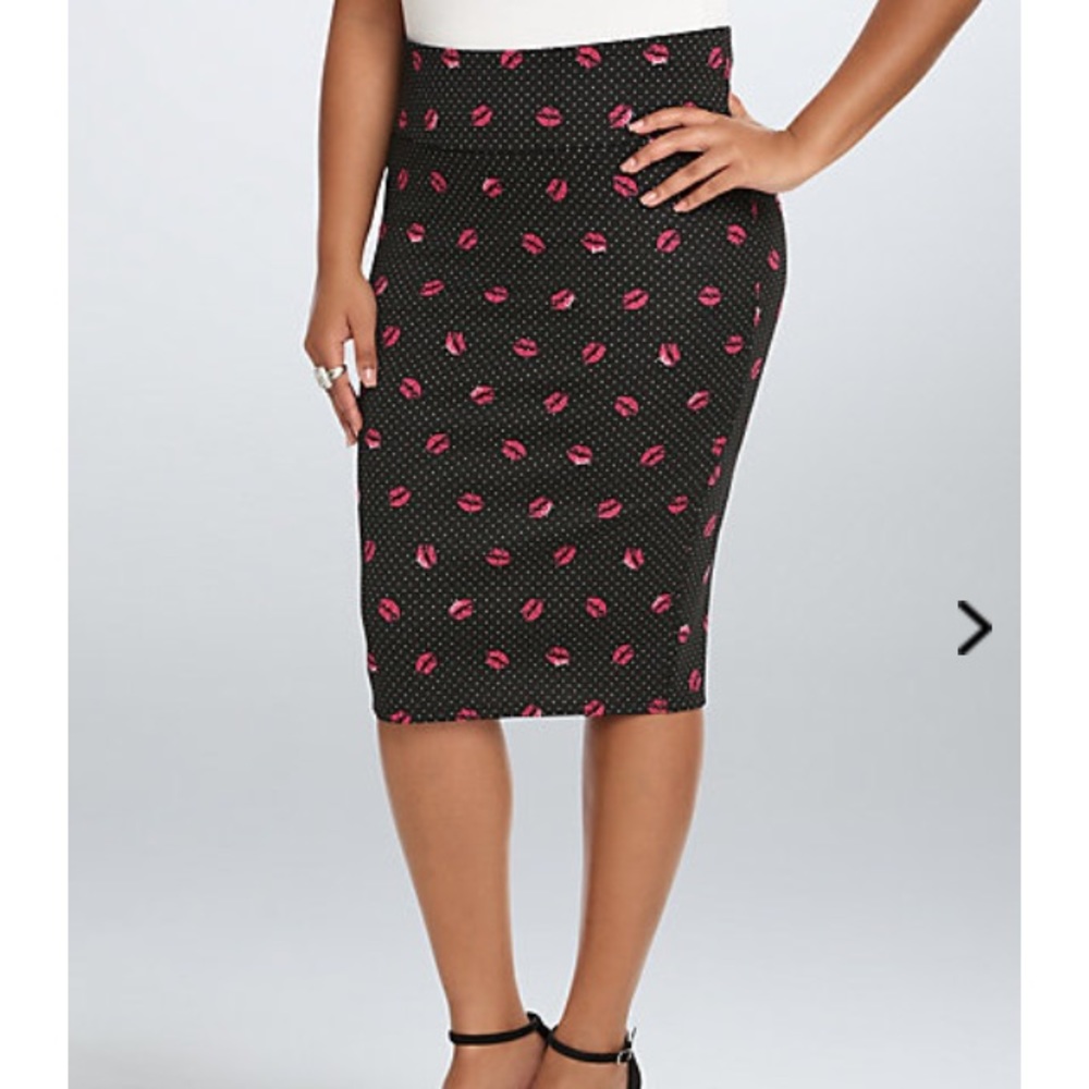 Torrid Barbie Pencil Skirt, Size 18, NWT